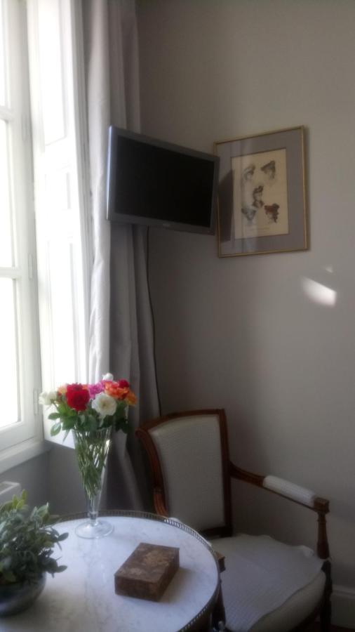 Chambre De Flore Bed and Breakfast Versailles Esterno foto